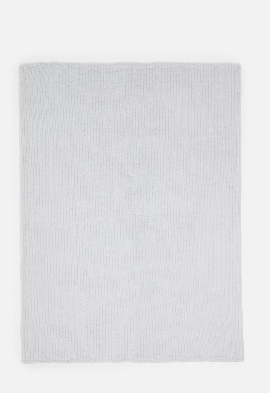 Sixth Floor - Shaggy Ribbed Fleece Bed Throw - Silver