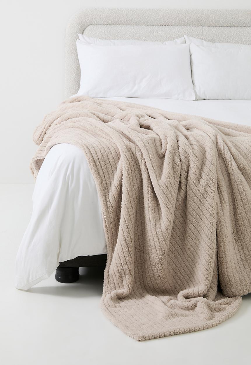 Sixth Floor - Shaggy Ribbed Fleece Bed Throw - Natural