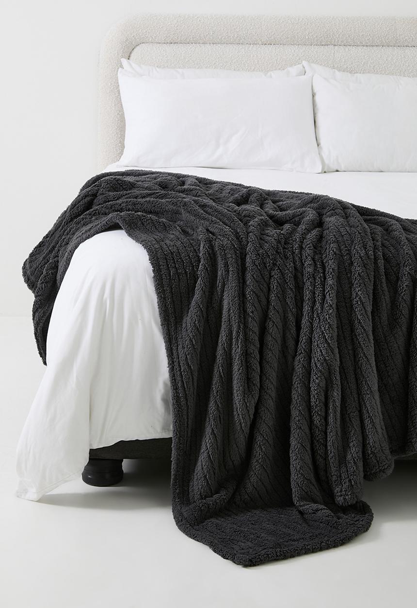 Sixth Floor - Shaggy Ribbed Fleece Bed Throw - Charcoal