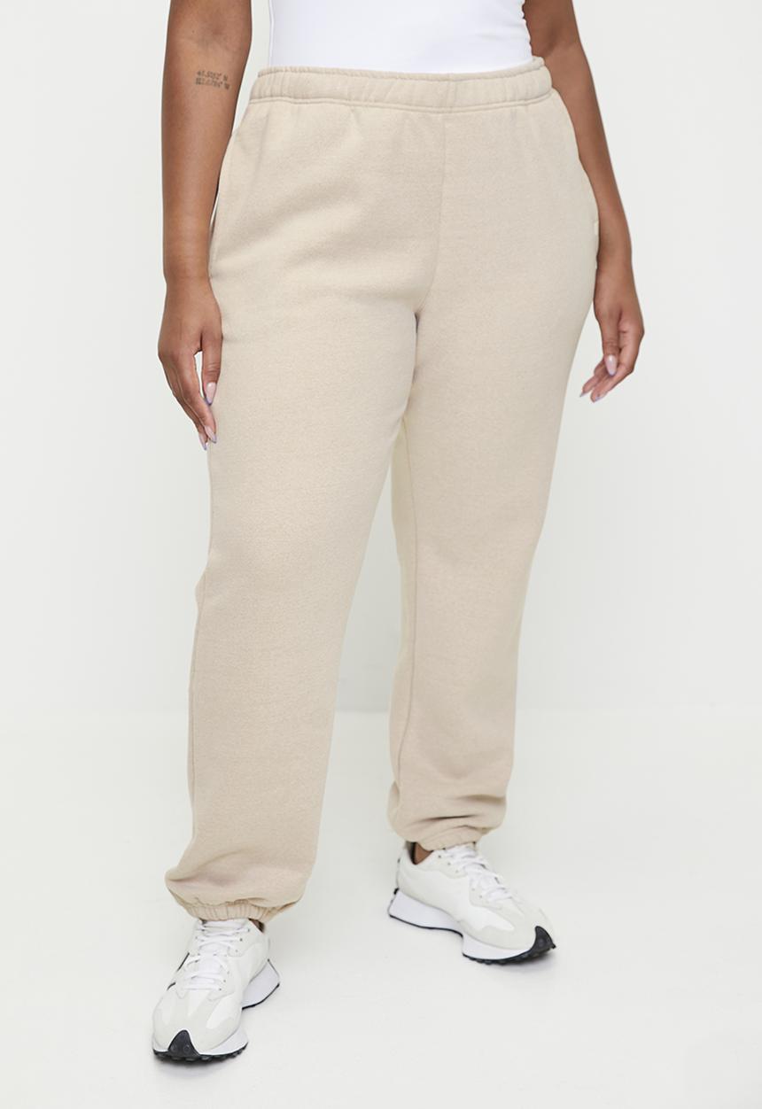 Cotton On - Plus Plush Essential Gym Sweatpant - Sesame Marle