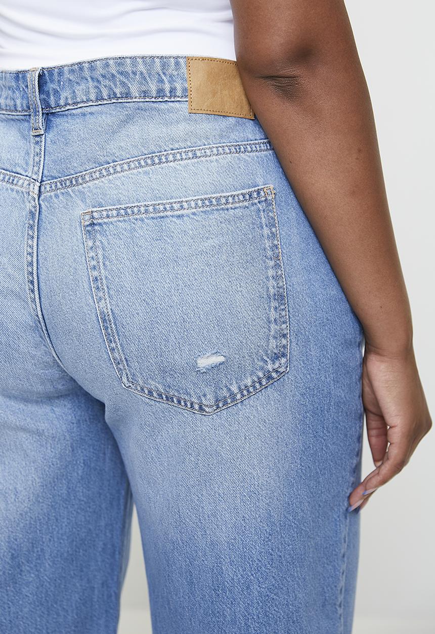 Cotton On - Plus Relaxed Wide Jean - Breeze Blue Worn