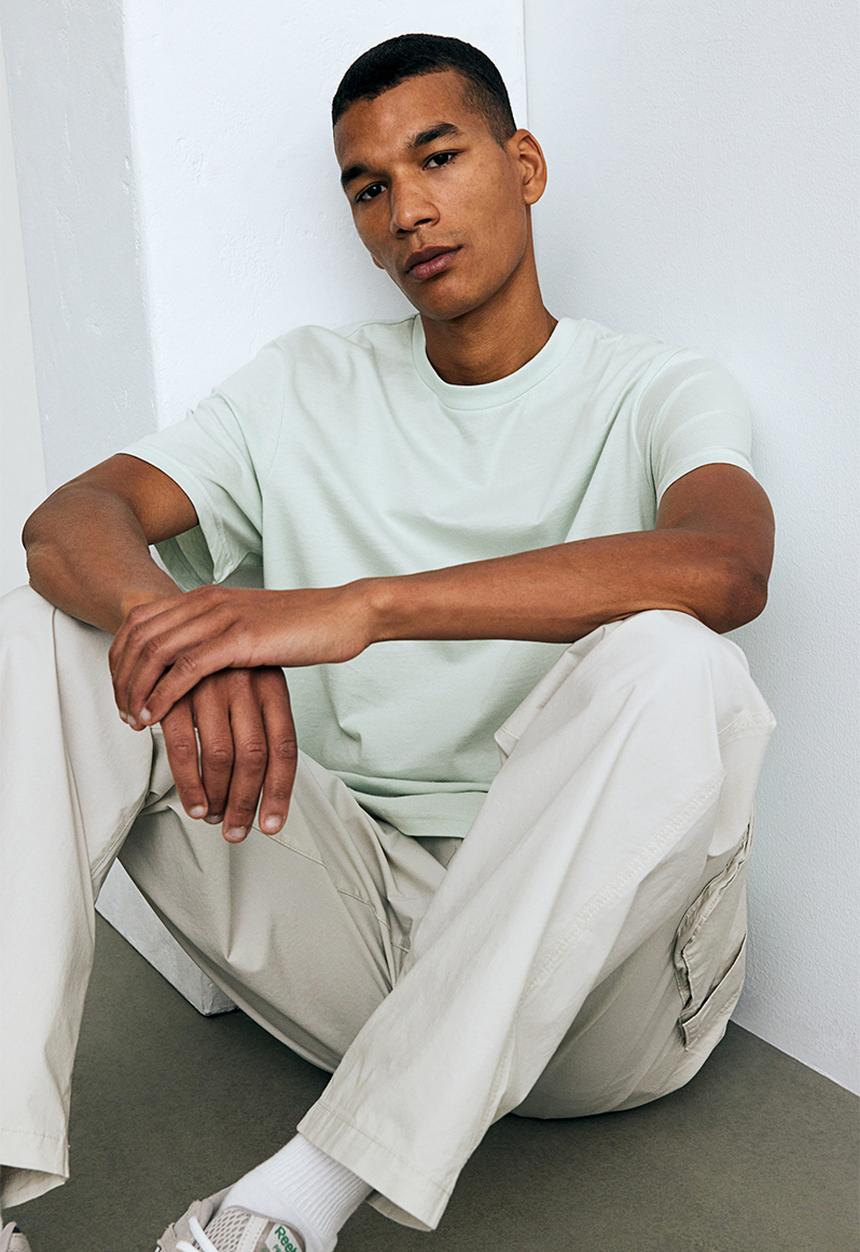 H&M - Regular fit round-neck T-shirt - green
