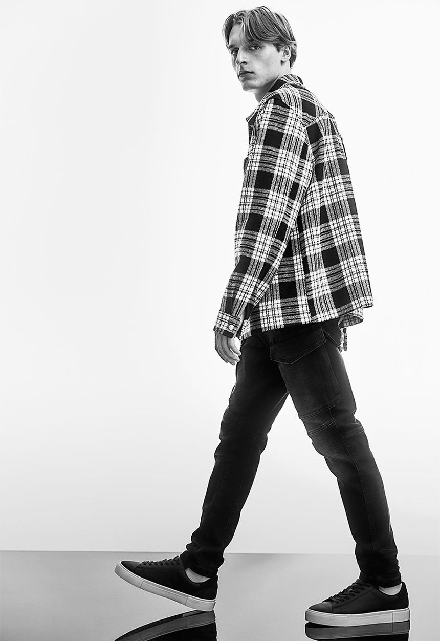 H&M - Slim cargo jeans - black
