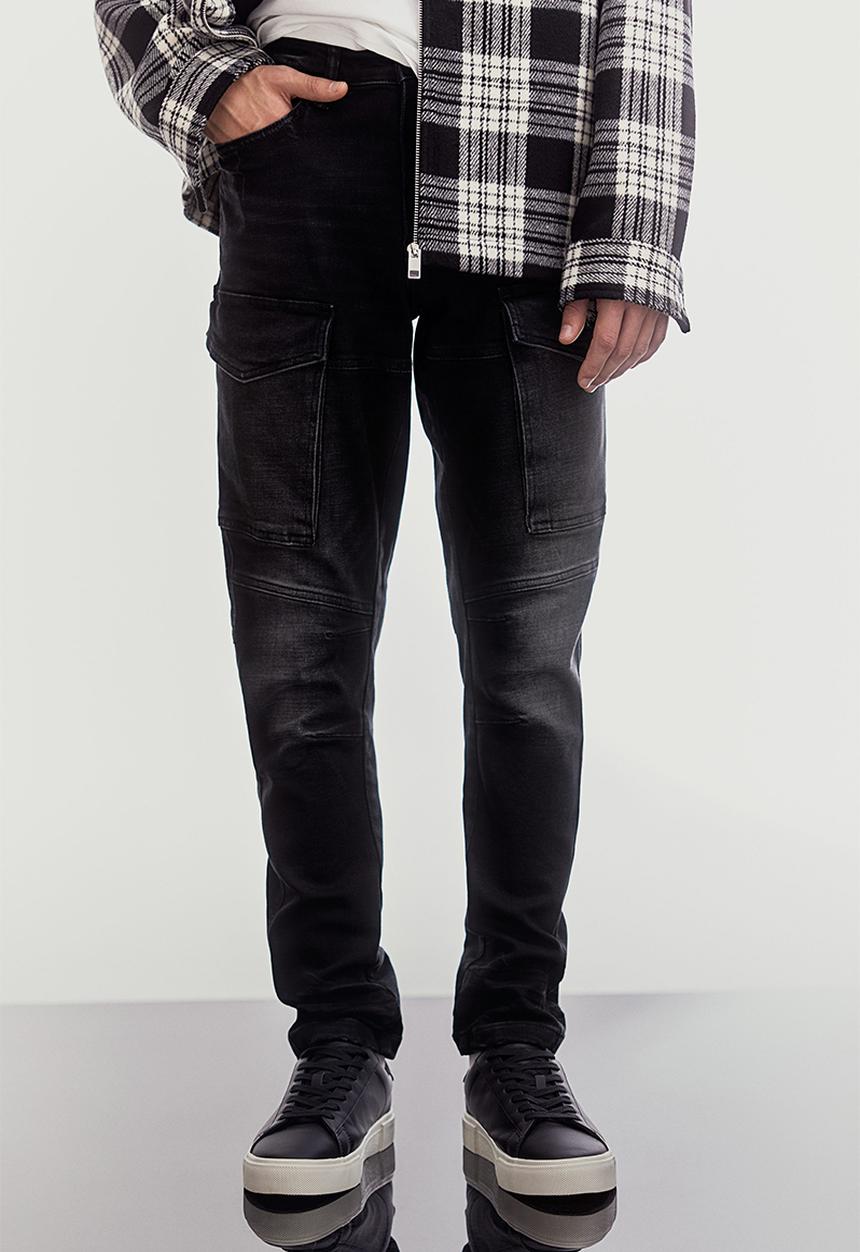 H&M - Slim cargo jeans - black
