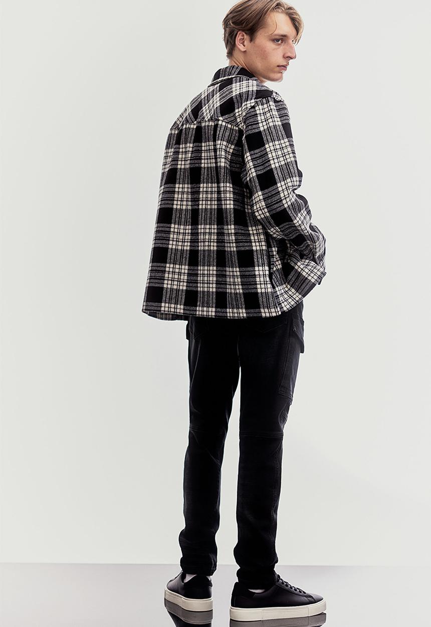 H&M - Slim cargo jeans - black