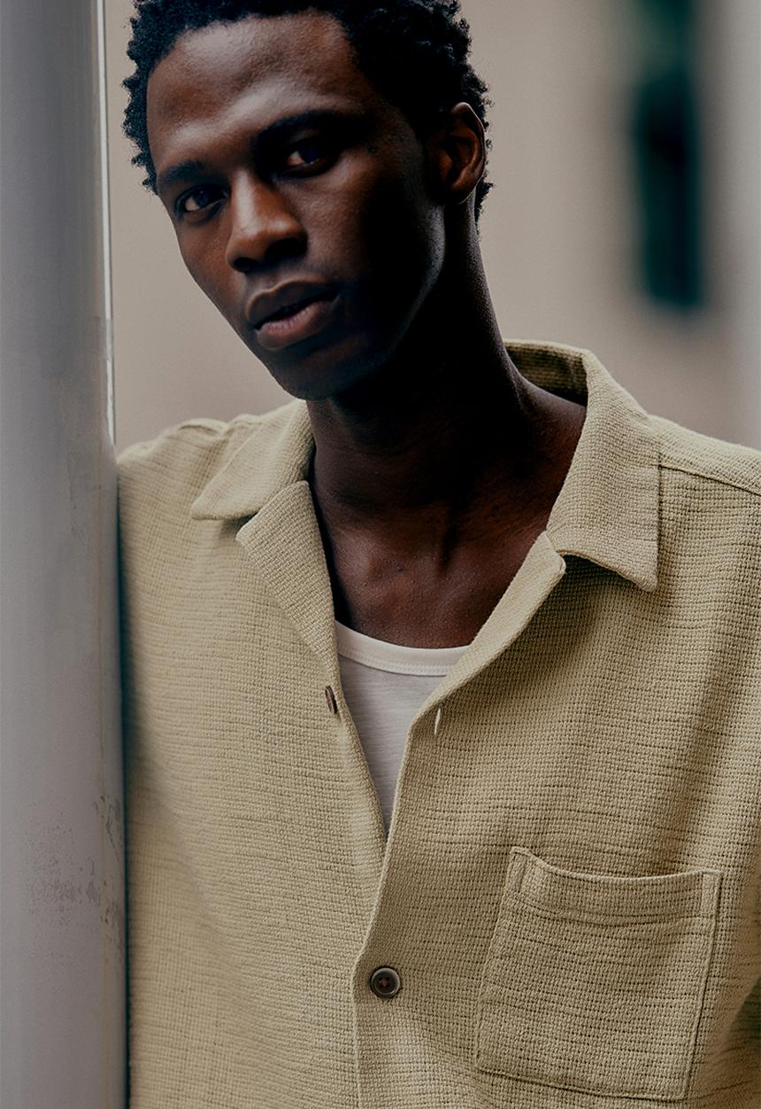 H&M - Regular fit textured resort shirt - green