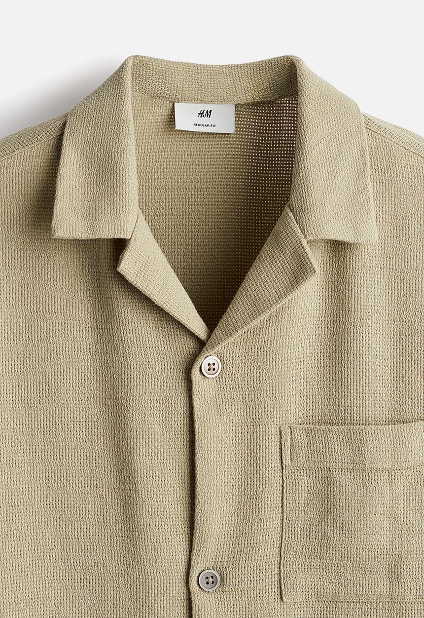 H&M - Regular fit textured resort shirt - green