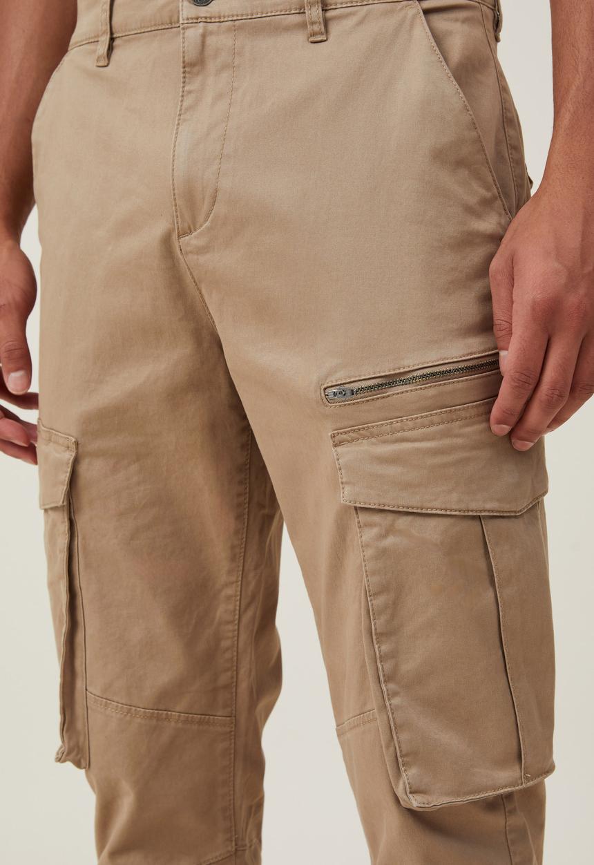 Cotton On - Slim Engineered Cargo Pant - Light Camel