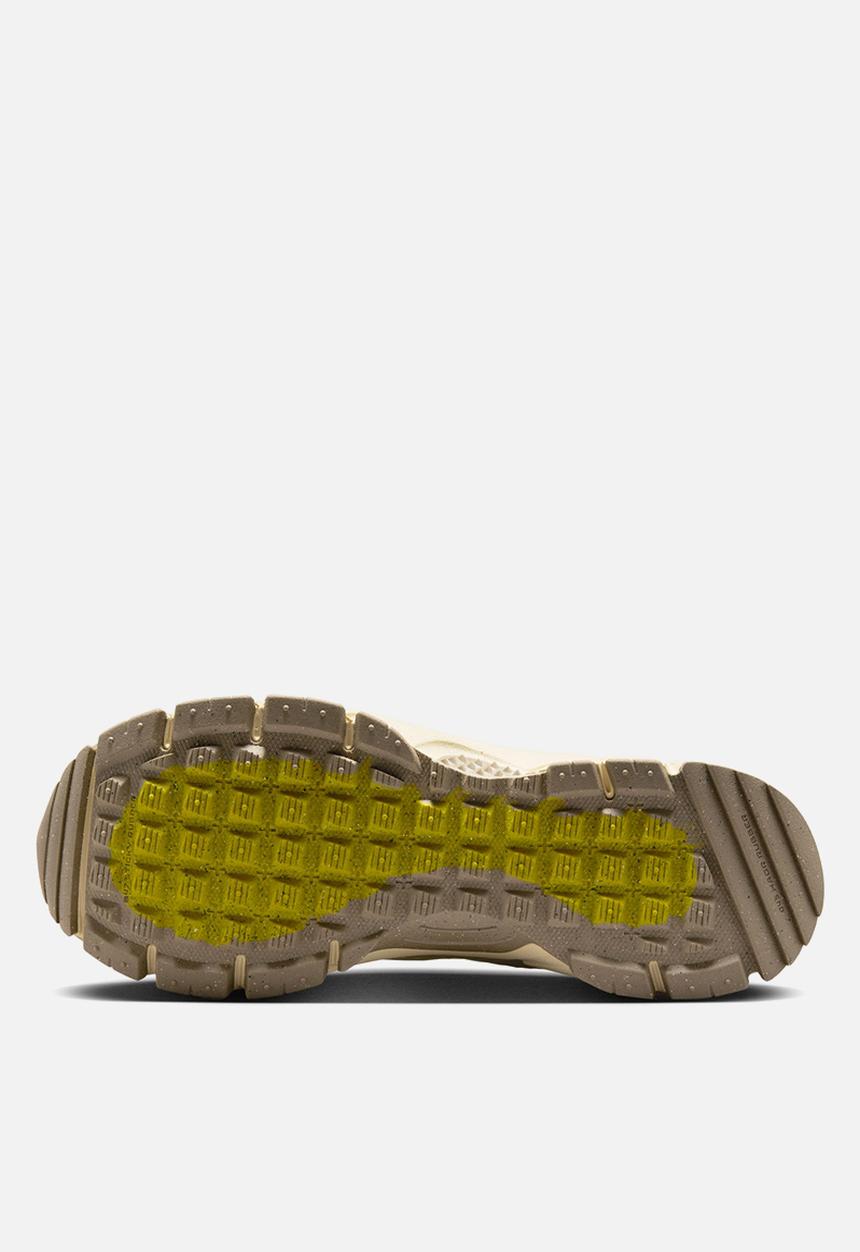 Nike - NIKE ZOOM VOMERO ROAM