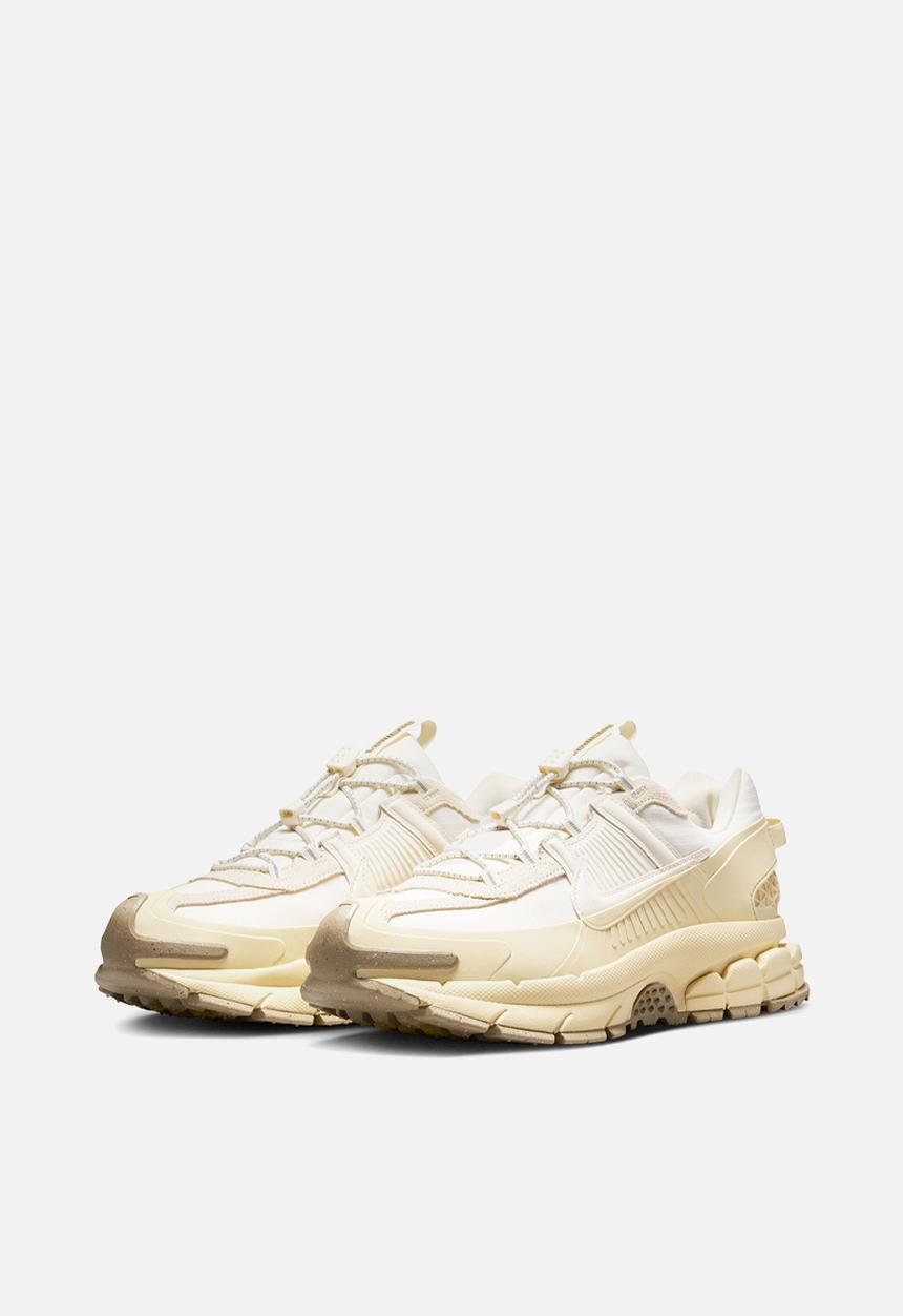Nike - NIKE ZOOM VOMERO ROAM