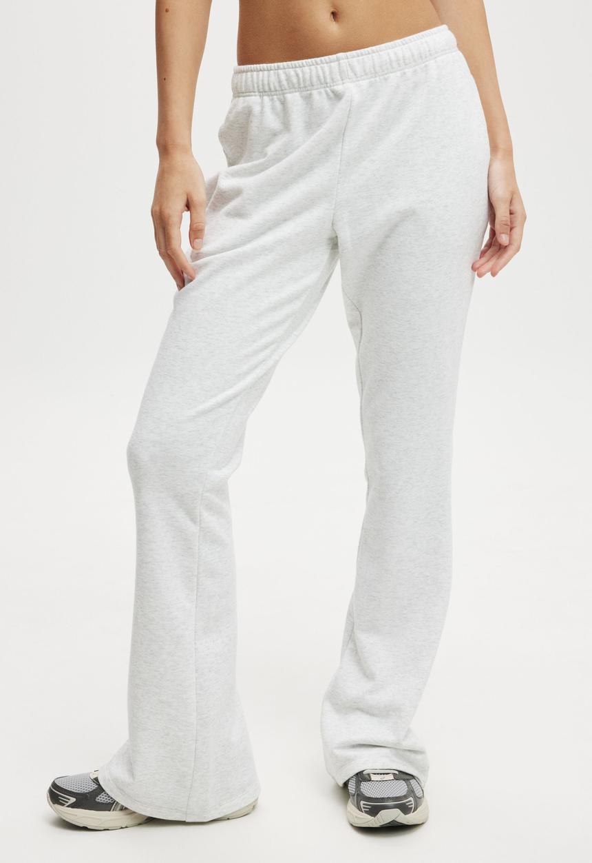 Cotton On - Lifestyle Fleece Flare Sweatpant - Cloudy Grey Marle