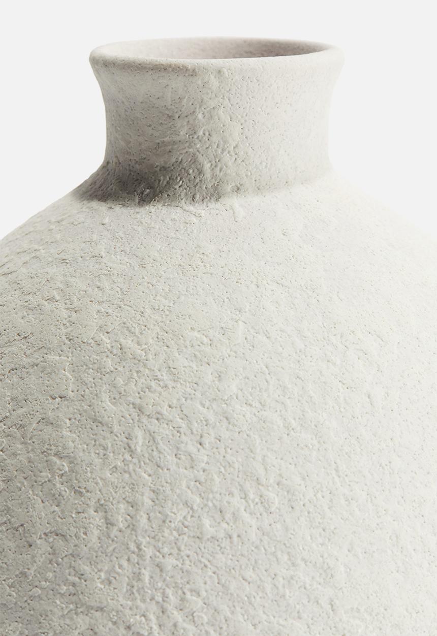H&M - Small terracotta vase - white