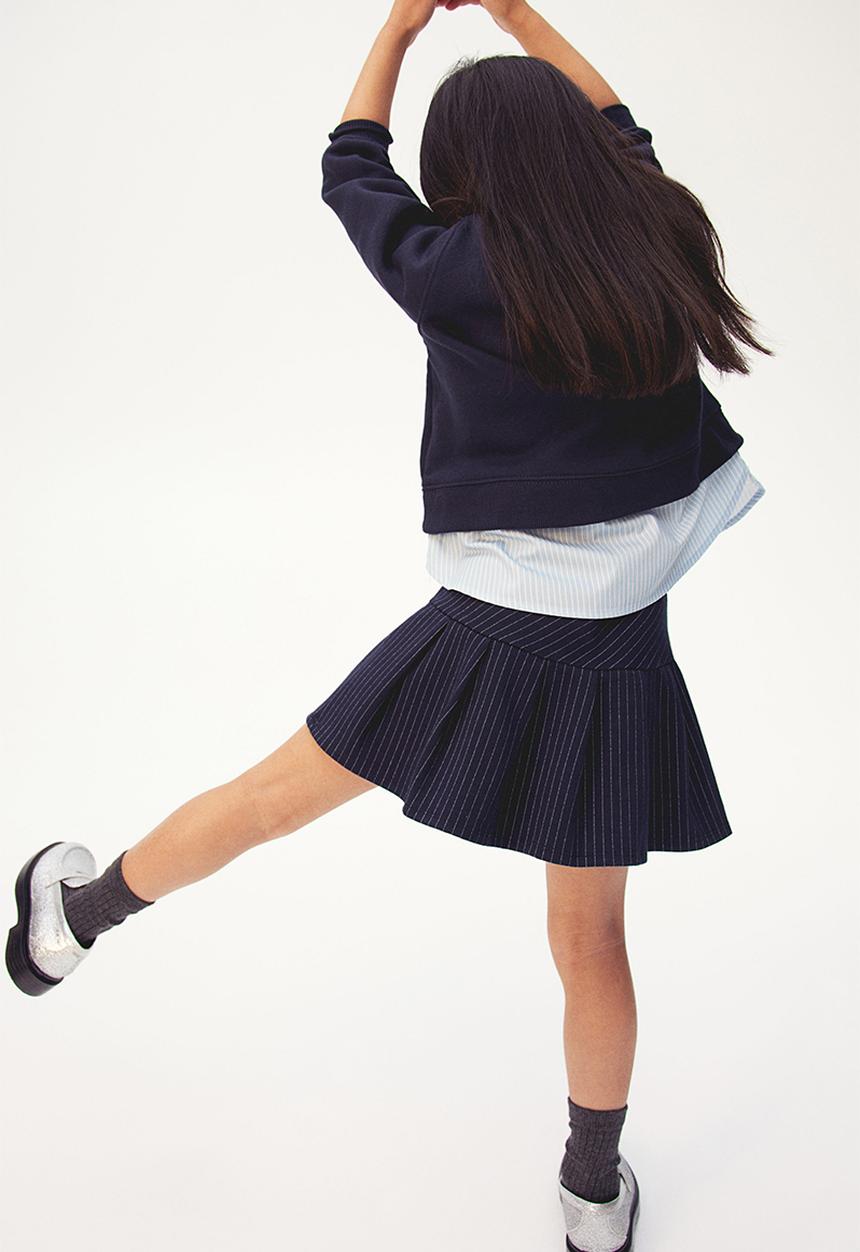 H&M - Pleated skirt - navy blue/pinstriped