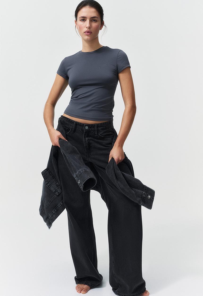 H&M - Fitted microfibre t-shirt - dark grey 