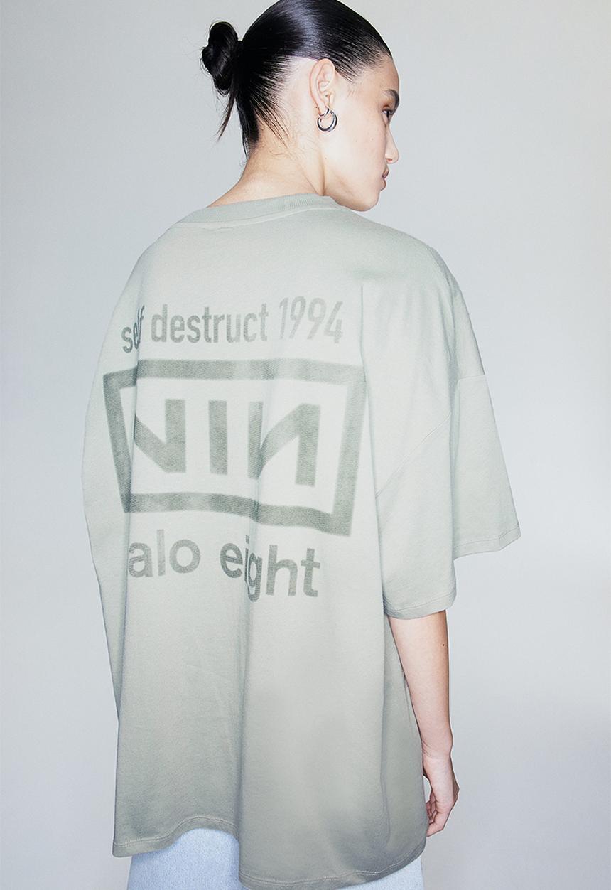 H&M - Oversized printed t-shirt - dusty green & nine inch nails