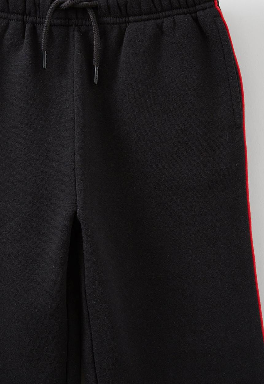 Cotton On - Sammy straight leg trackpant - black/varsity red piping