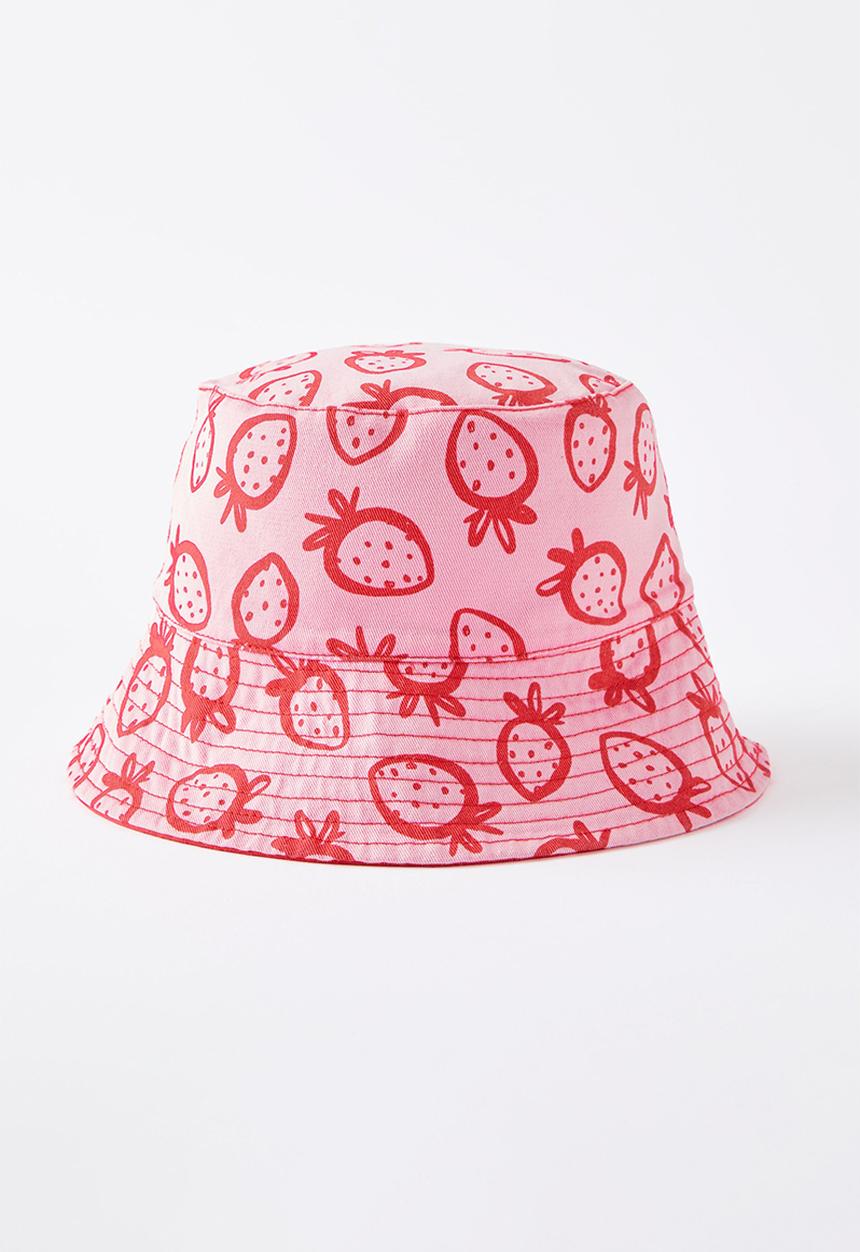 Cotton On - Kids reversible bucket hat - blush pink/varisty red strawberries