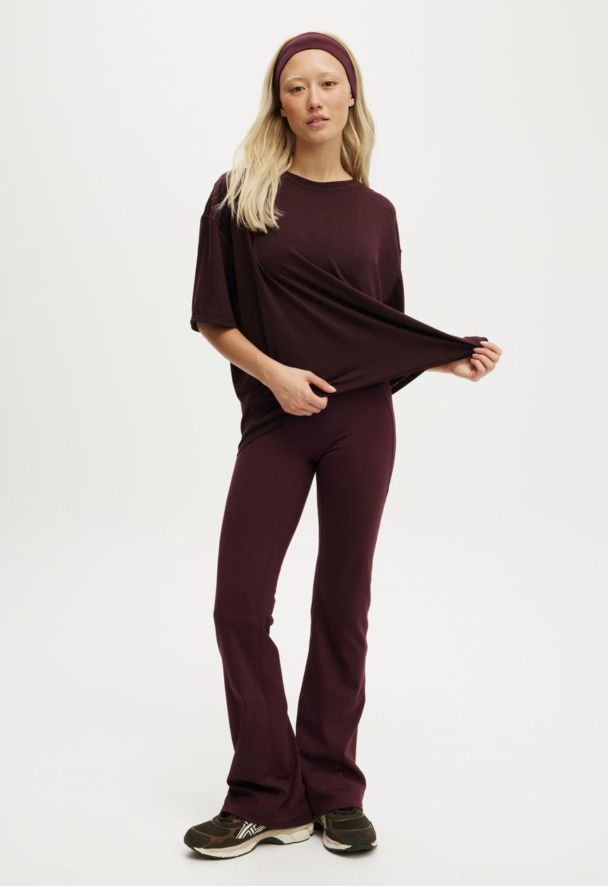 Cotton On - Active Lightweight T-shirt - Dark Oak