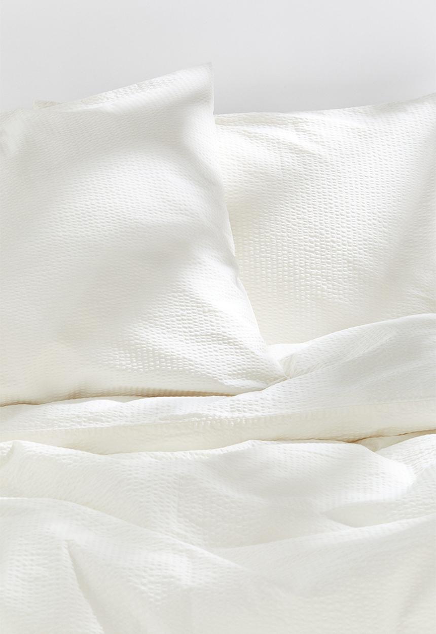 H&M - Seersucker double/king size duvet cover set - white