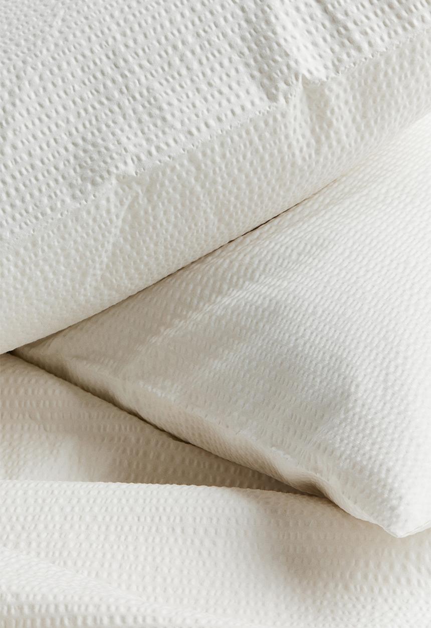 H&M - Seersucker double/king size duvet cover set - white