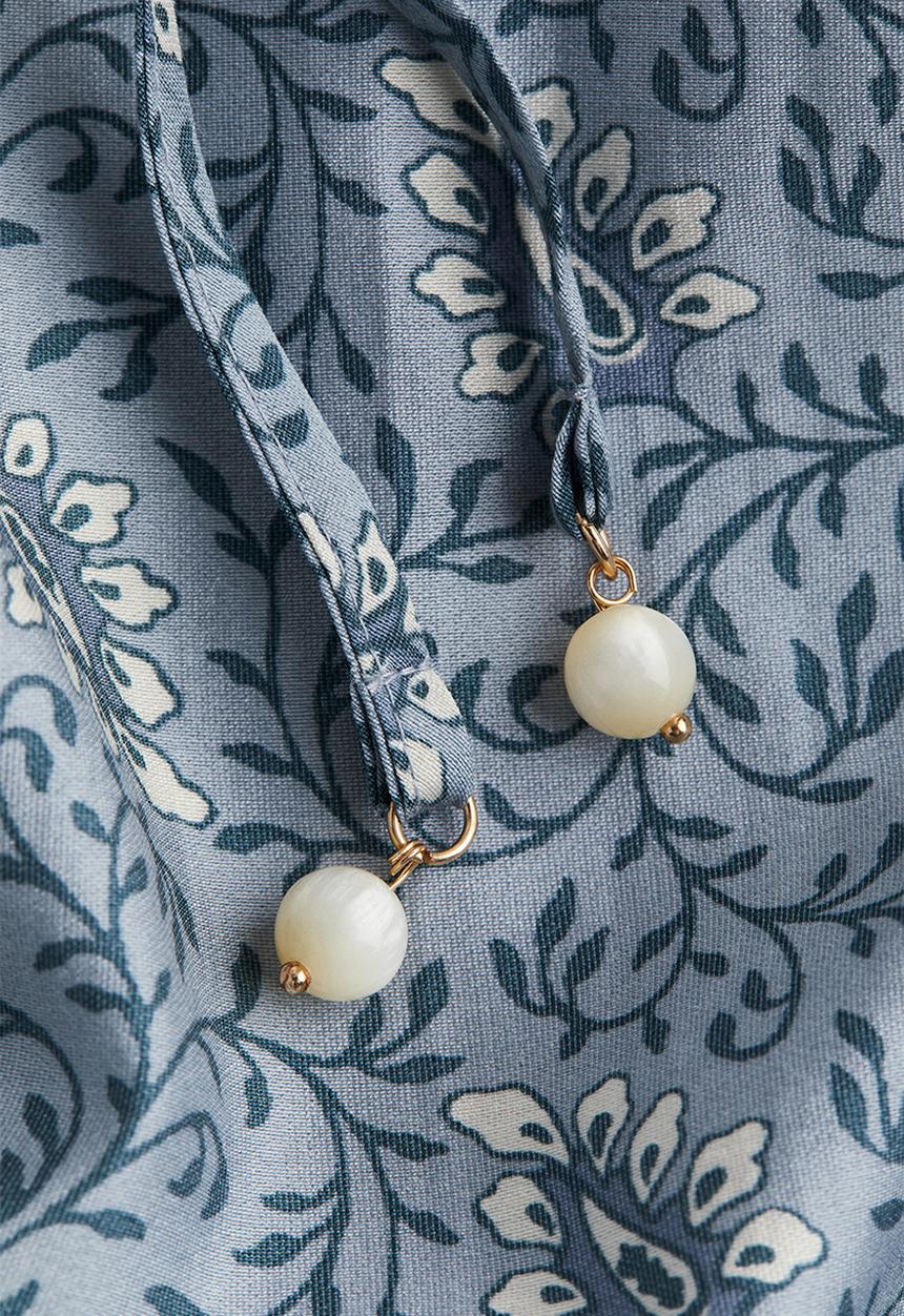H&M - Tie-detail dress - dusty blue patterned