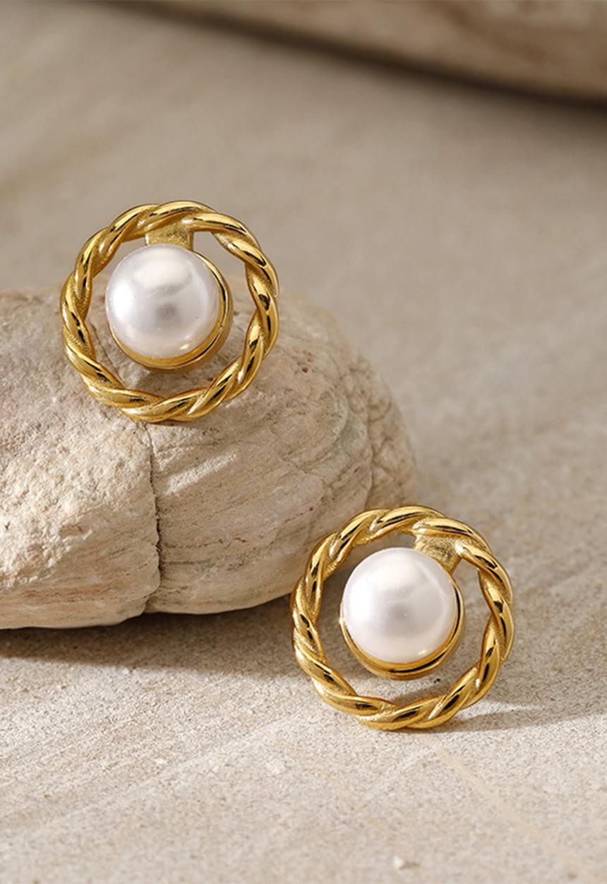 Zoe on Trend - Modern twisted stud and pearl earring - gold & white