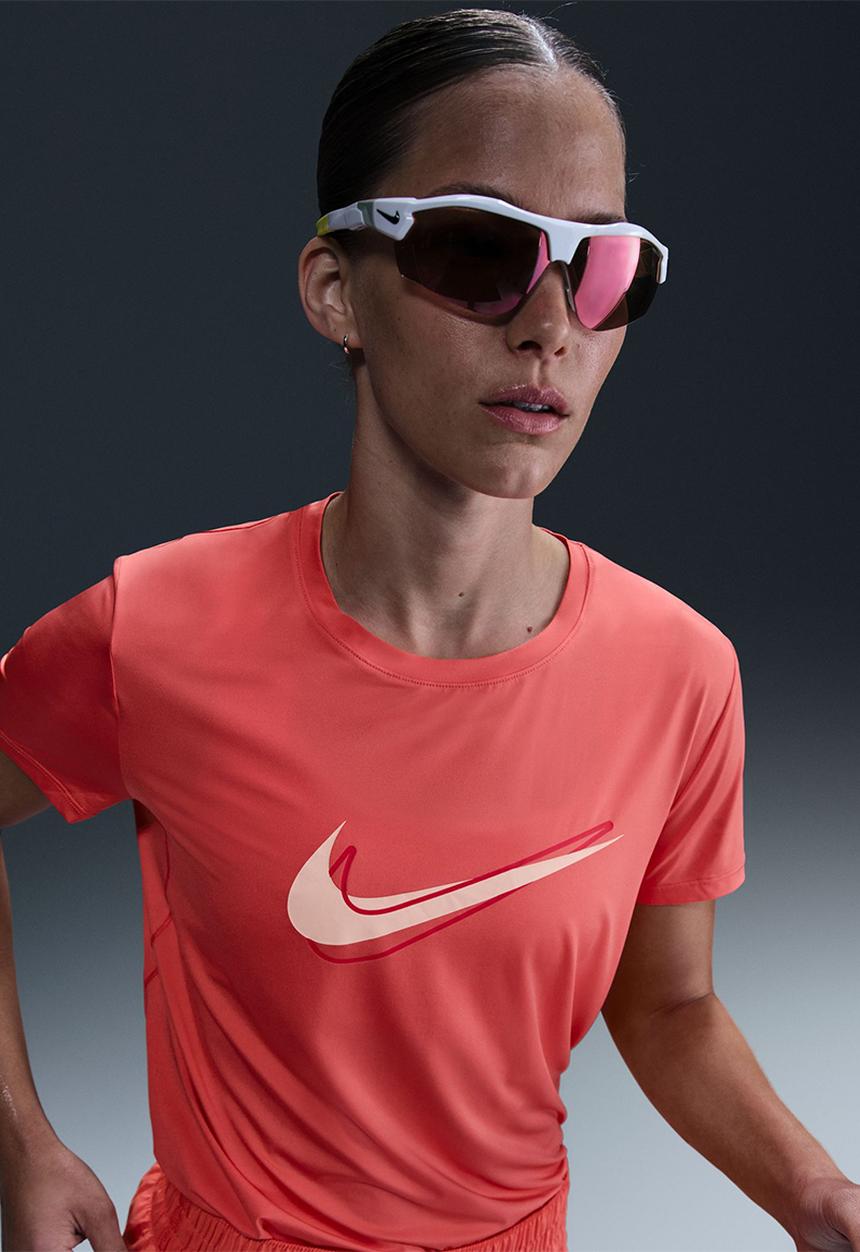 Nike - Nike One Swoosh Top - Magic Ember