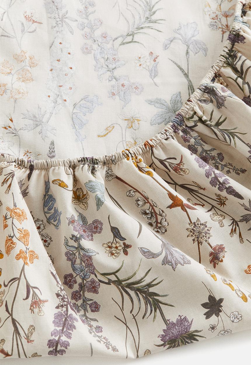 H&M - Patterned cotton fitted sheet - light beige/floral
