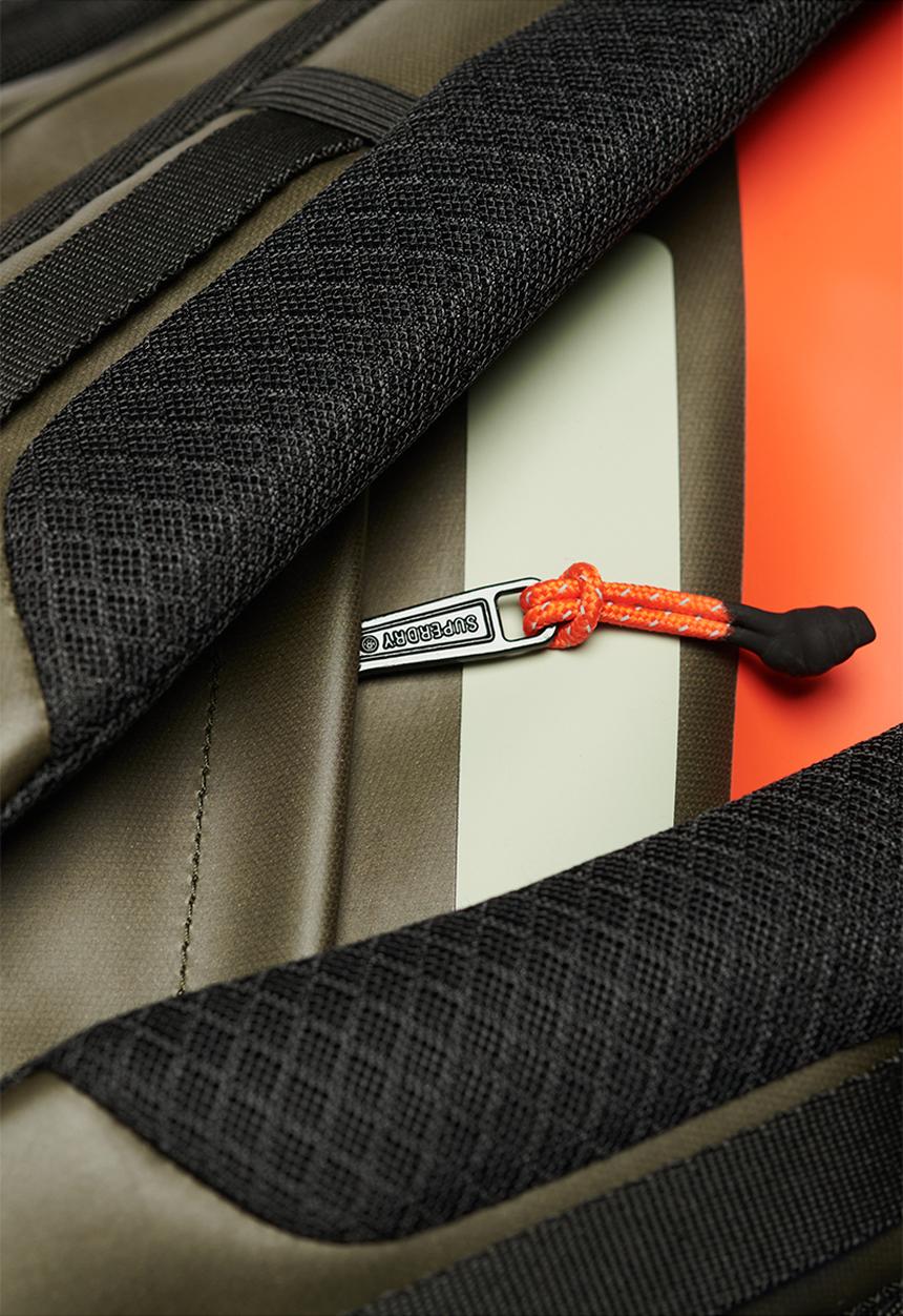 Superdry. - Tarp Barrel Bag - Surplus Goods Olive Green