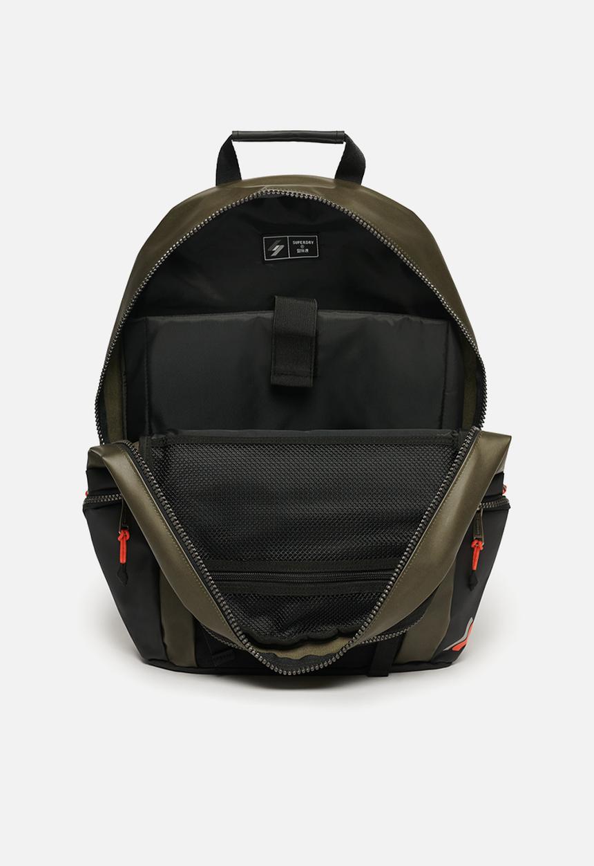 Superdry. - Tarp Emb Rucksack - Surplus Goods Olive Green