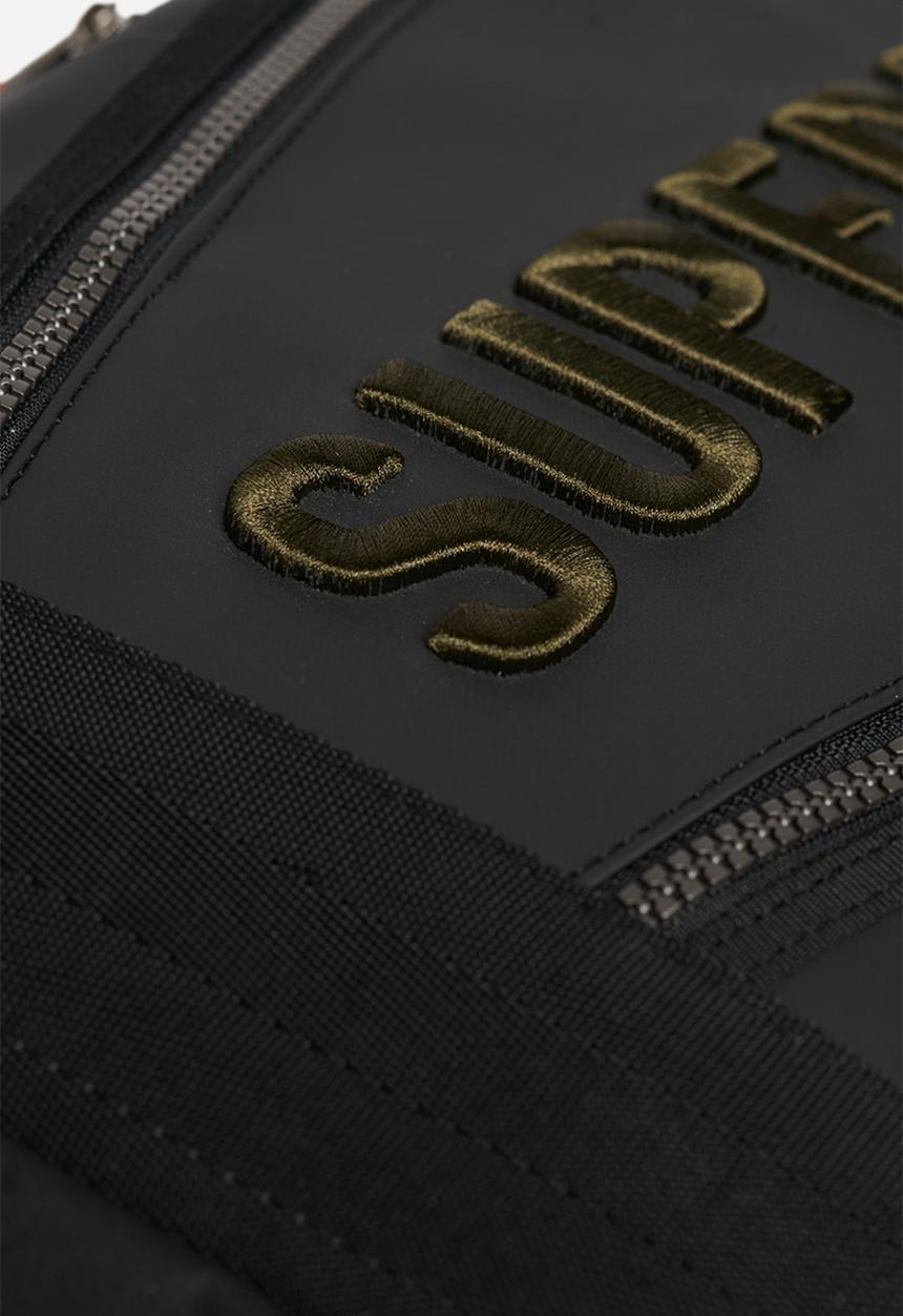 Superdry. - Tarp Emb Rucksack - Black/Khaki Green