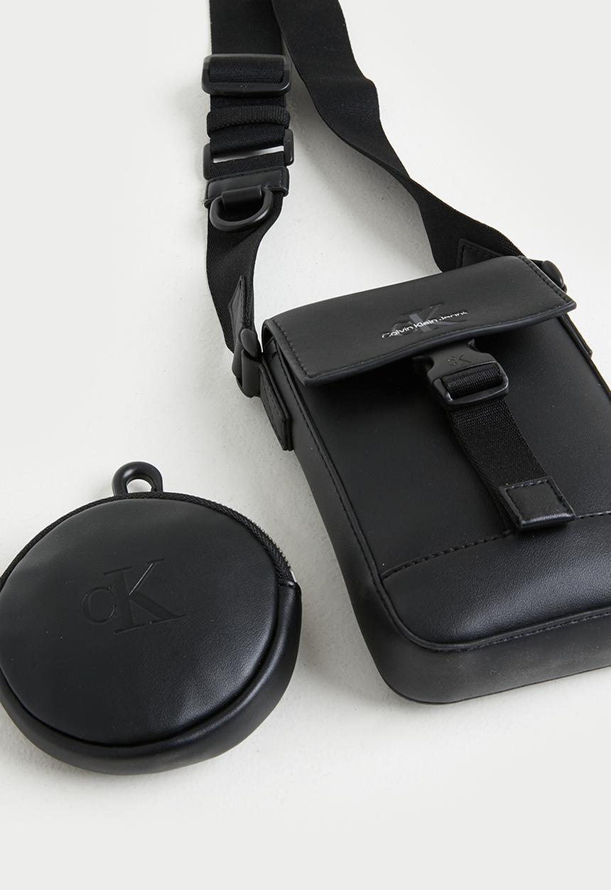 Calvin Klein - Monogram Soft N/S Flap Ph/Cb - Black