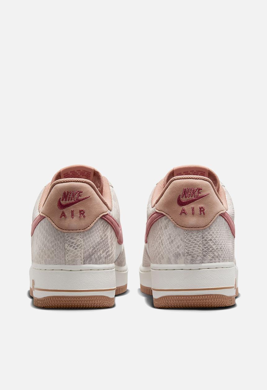 Nike - AIR FORCE 1 '07 LV8