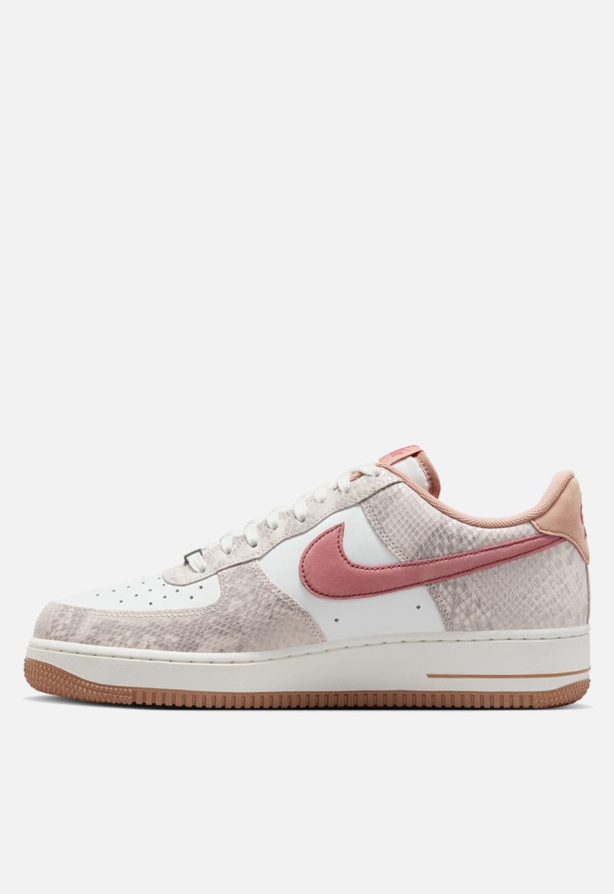 Nike - AIR FORCE 1 '07 LV8