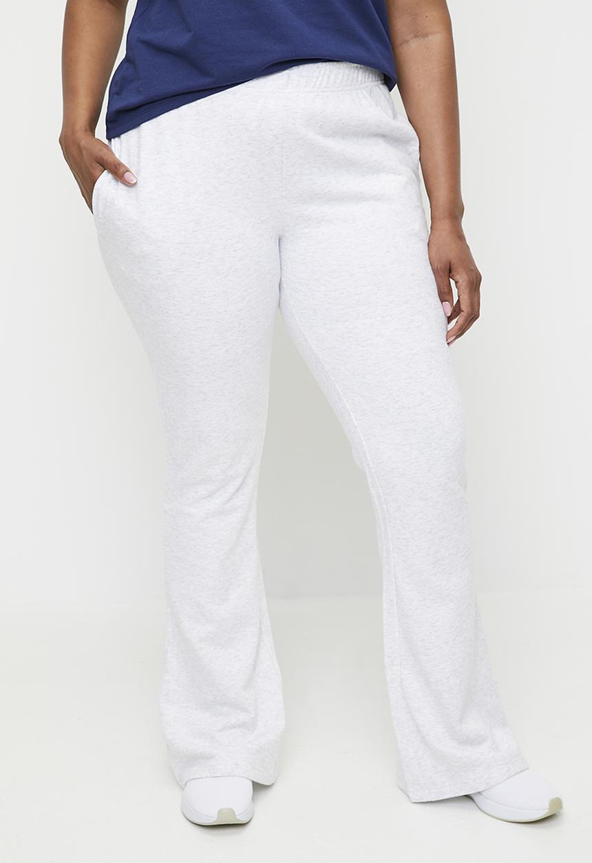 Cotton On - Plus Lifestyle Fleece Flare Sweatpant - Cloudy Grey Marle
