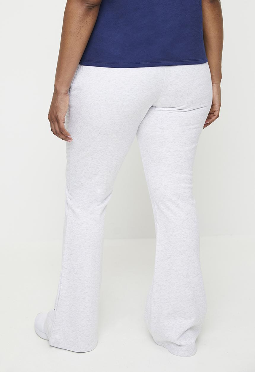 Cotton On - Plus Lifestyle Fleece Flare Sweatpant - Cloudy Grey Marle