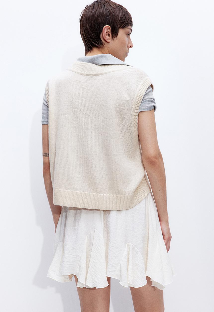 H&M - V-neck sweater vest - light beige