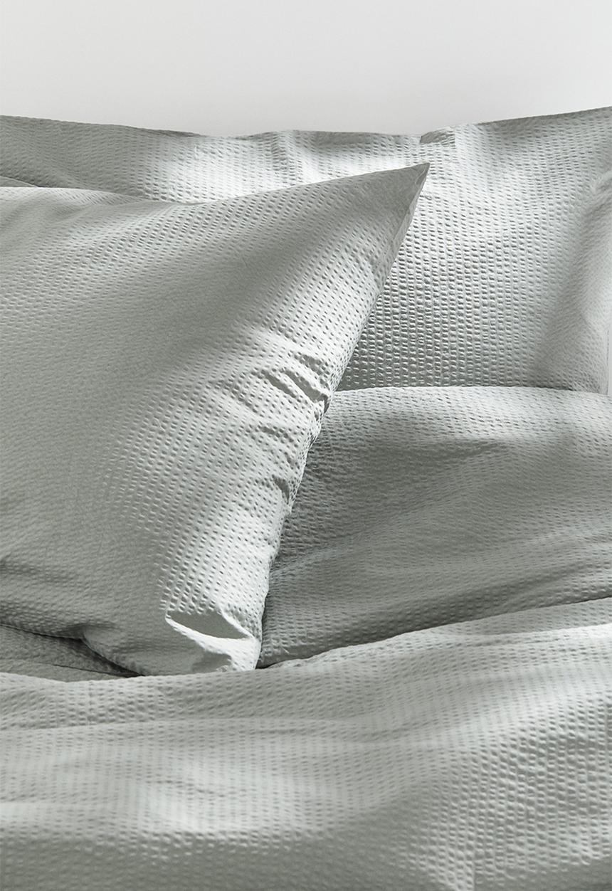 H&M - Seersucker double/king size duvet cover set - light dusty green