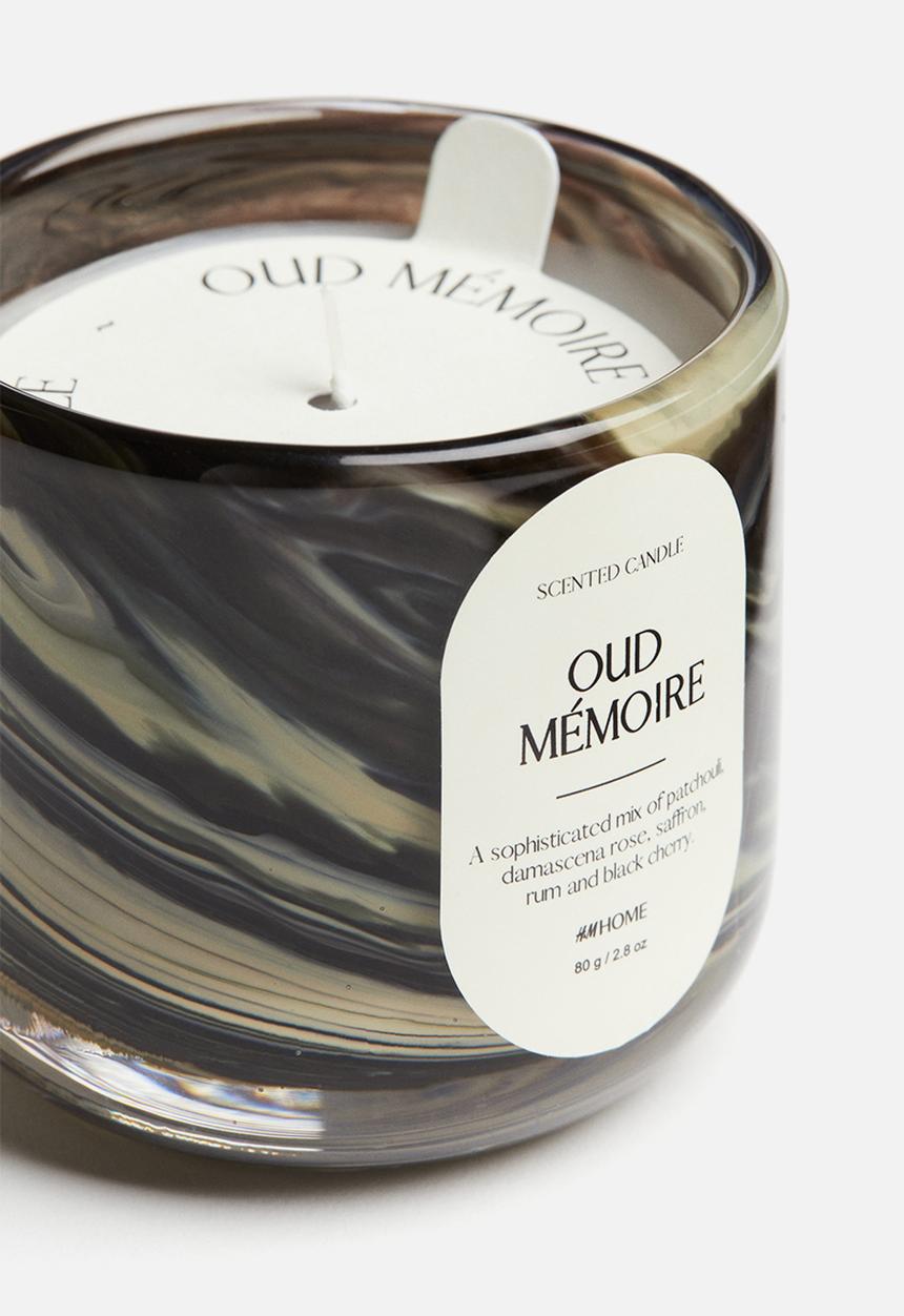 H&M - Scented candle in glass holder - black oud mémoire