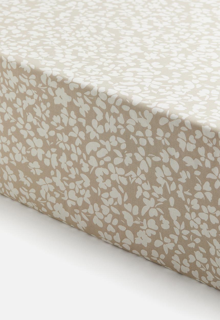 H&M - Patterned cotton fitted sheet - beige floral