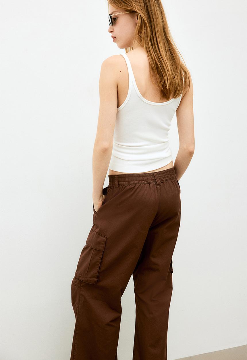 H&M - Canvas cargo trousers - dark brown 