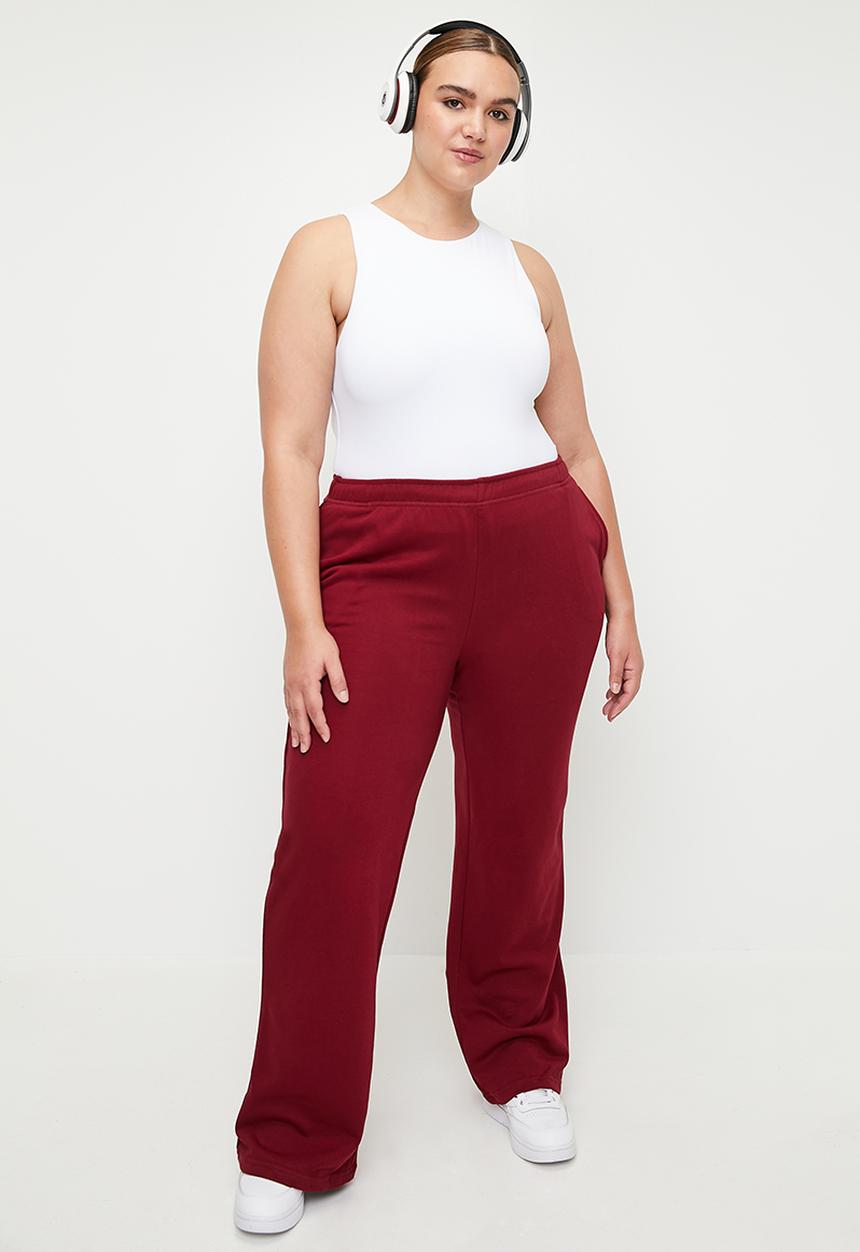 Cotton On - Plus Lifestyle Fleece Straight Leg Sweatpant - Deep Red