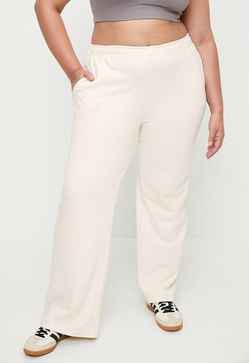 Cotton On - Plus Lifestyle Fleece Straight Leg Sweatpant - Coconut Milk