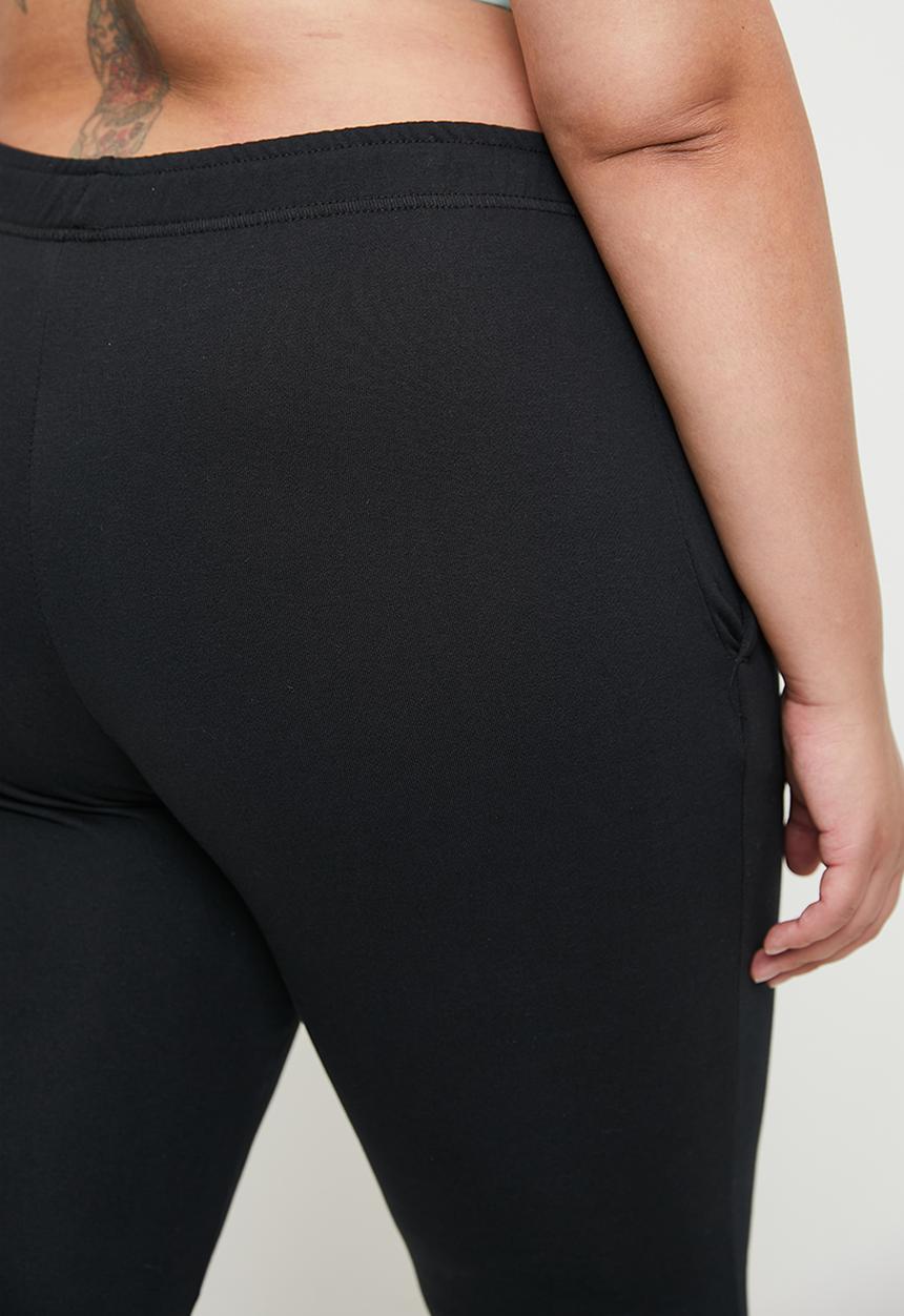 Cotton On - Plus Lifestyle Fleece Flare Sweatpant - Black