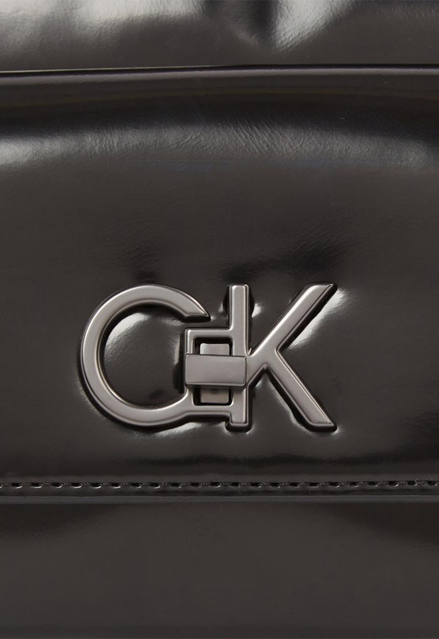 Calvin Klein - Re-lock camera bag_shiny - ck black