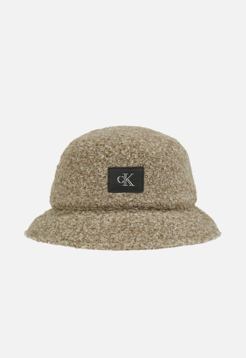 Calvin Klein - Boucle bucket hat - driftwood