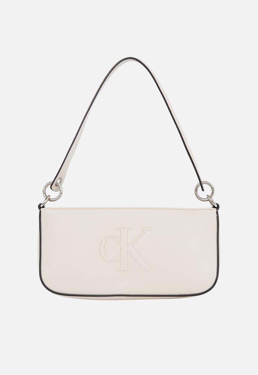 Calvin Klein - Sculpted shoulder pouch25 deboss - beige