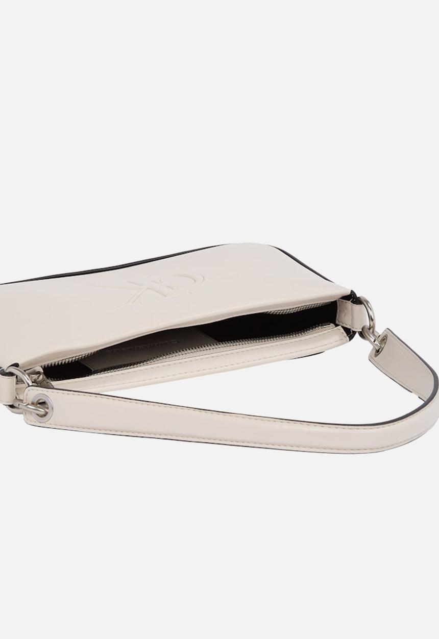 Calvin Klein - Sculpted shoulder pouch25 deboss - beige