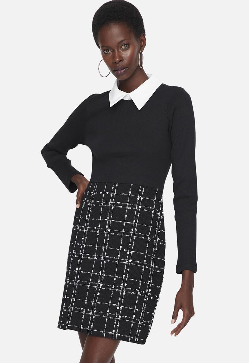 lace black dress Concrete Black Panther’s Costume Designer Size:17½   34/35