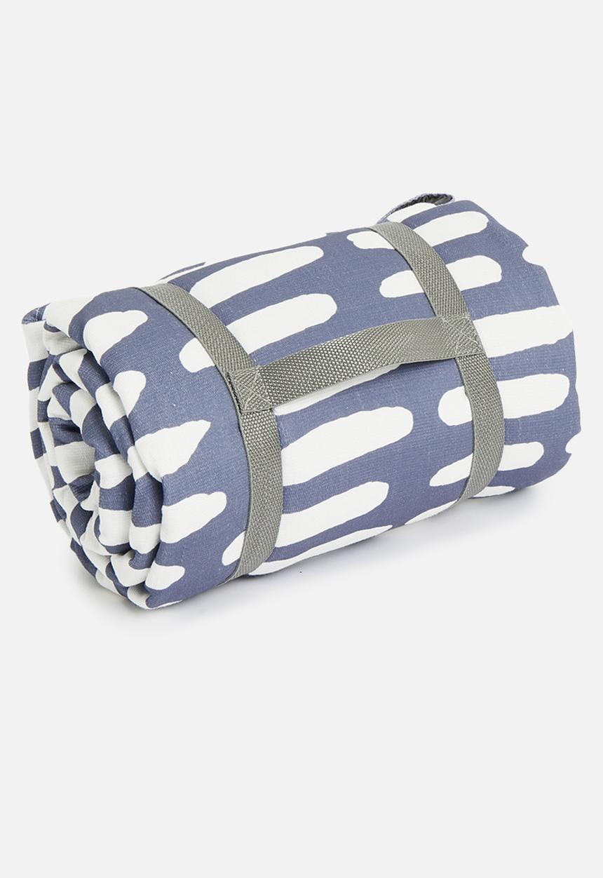 Sixth Floor - Amari picnic blanket - Navy